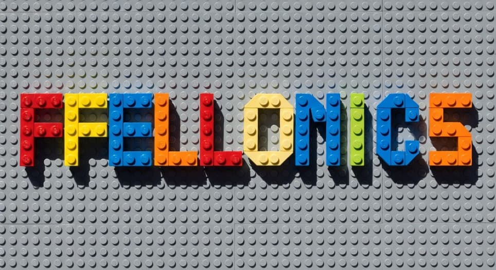 Strong vs. Weak Emergence in Ffellonics: A Geometric Model of Relational Self-Assembly